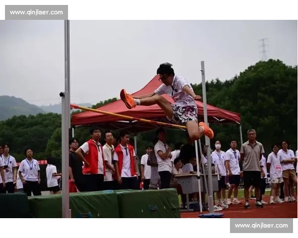 在助跑与腾空之间见证坚持与成长的跳远赛场记忆与青春拼搏瞬间